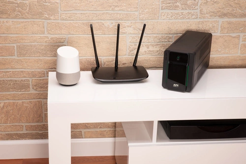 UPS APC Easy UPS 900VA Torre 480W 2x Schuko BVX900LI-GR