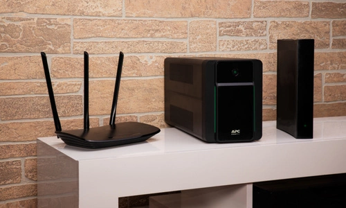 UPS APC Back-UPS 1600VA Torre 900W 6x C13 BX1600MI